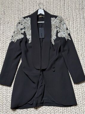 FASHIONOVA-Black Embellished Shoulder Blazer Jacket